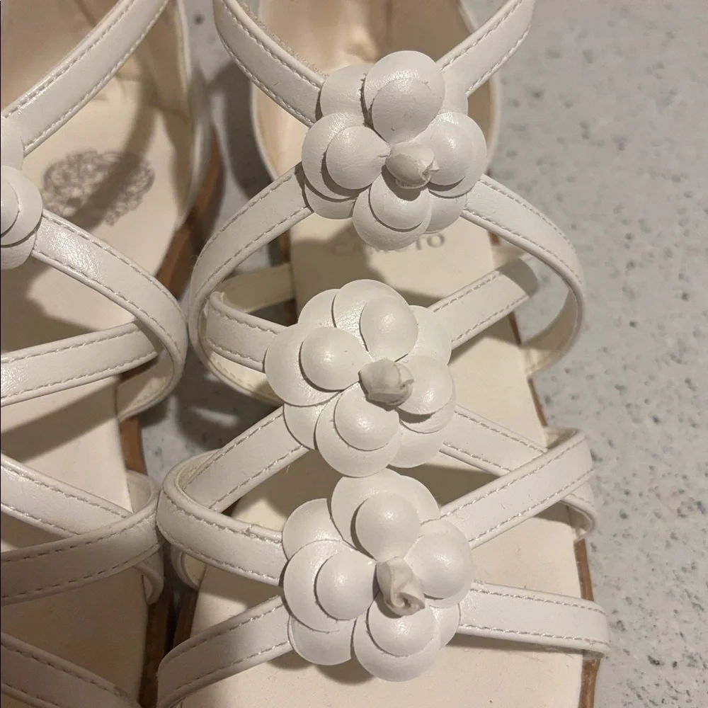 Vince Camuto Youth Girls 3D Floral White Strappy Gladiator Sandals Size 4